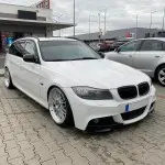 Set of Performance kidney Grille for BMW E90 / E91 LCI (08-11), glossy black