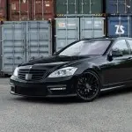 Front Grille for Mercedes-Benz W221 (09-13) with distronic cover, glossy black