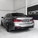 M4-style Trunk Spoiler for BMW G30 / F90, glossy black