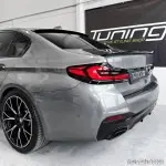 M4-style Trunk Spoiler for BMW G30 / F90, glossy black