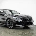 LED Front Grille with module for BMW G60 / G61 (23-), glossy black