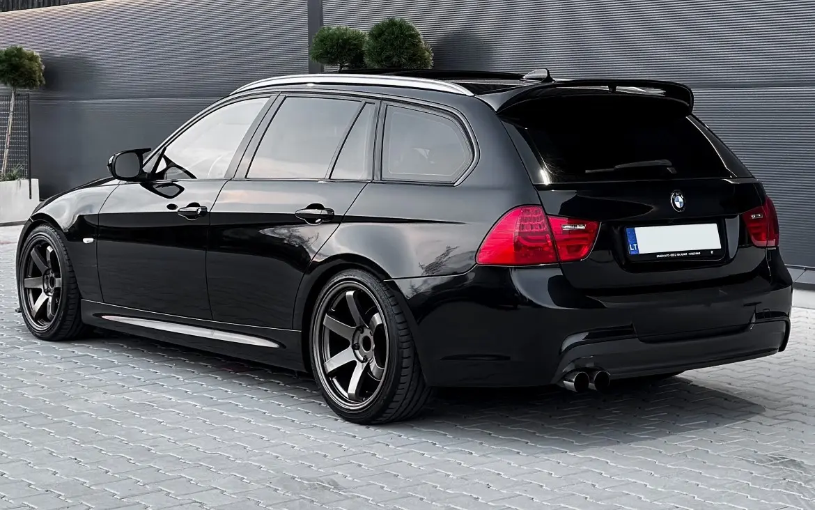 BMW E91 with our F-PERFORMANCE Roof Spoiler, Front Lip, M Mirror Covers